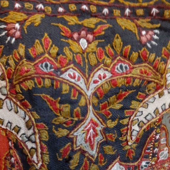 Vintage Bedspread Hand-woven & Embroidered - Picture 6 of 8